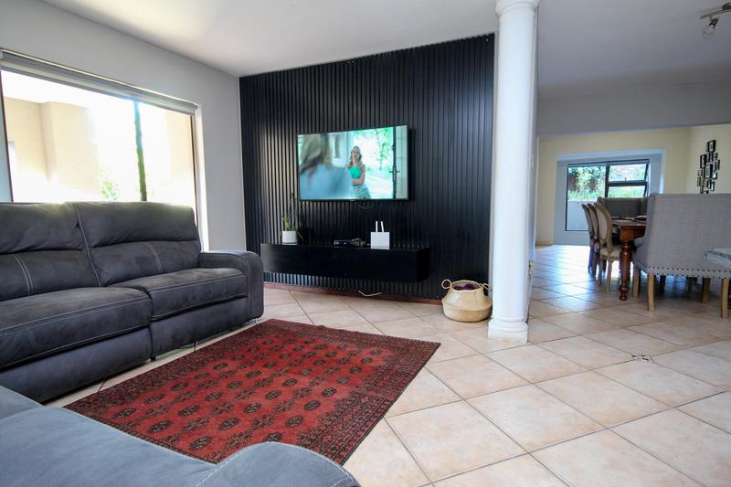 4 Bedroom Property for Sale in Zwartkop Gauteng