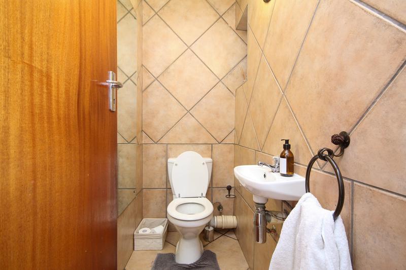 4 Bedroom Property for Sale in Zwartkop Gauteng