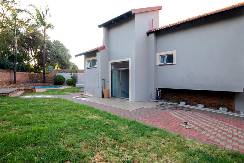 4 Bedroom Property for Sale in Zwartkop Gauteng