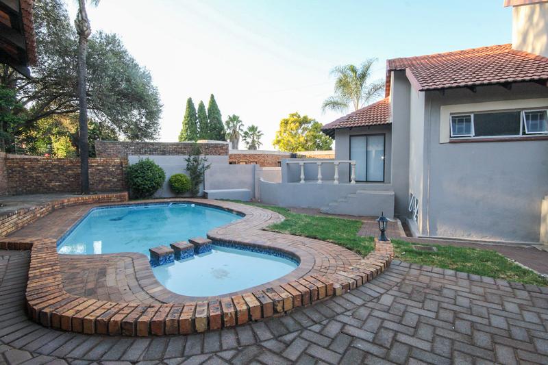 4 Bedroom Property for Sale in Zwartkop Gauteng