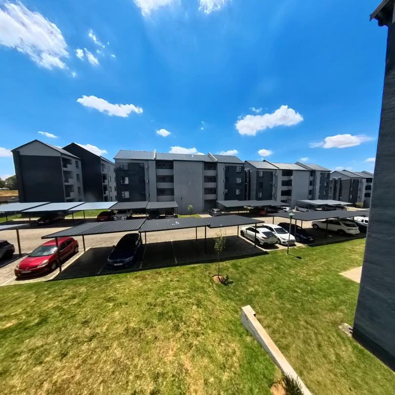 1 Bedroom Property for Sale in Glen Austin Gauteng