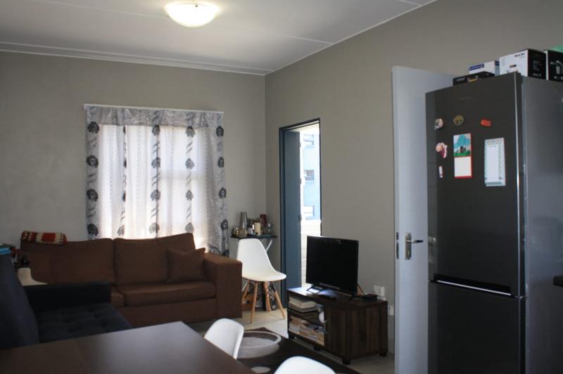 1 Bedroom Property for Sale in Glen Austin Gauteng