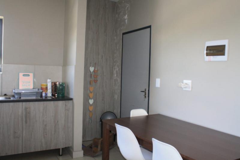 1 Bedroom Property for Sale in Glen Austin Gauteng