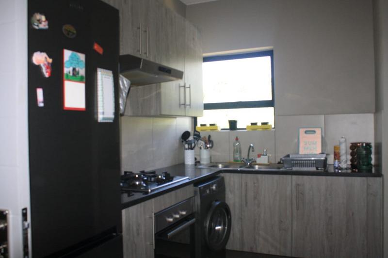 1 Bedroom Property for Sale in Glen Austin Gauteng