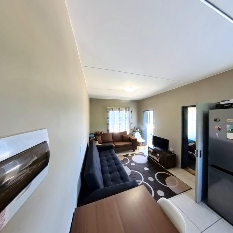 1 Bedroom Property for Sale in Glen Austin Gauteng