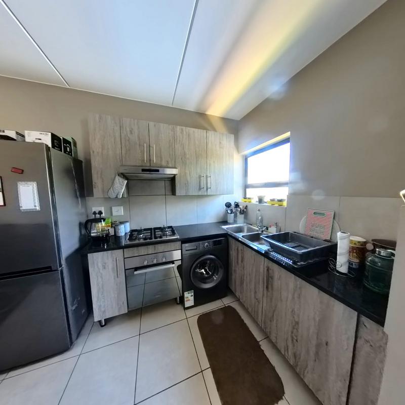 1 Bedroom Property for Sale in Glen Austin Gauteng