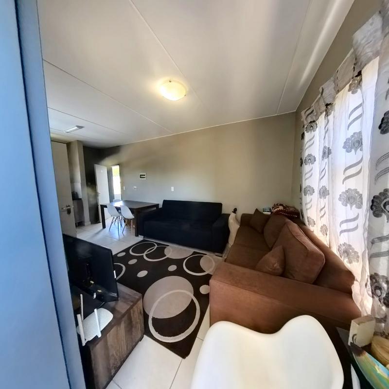 1 Bedroom Property for Sale in Glen Austin Gauteng