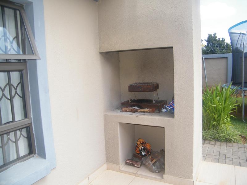 3 Bedroom Property for Sale in Eldorette Gauteng