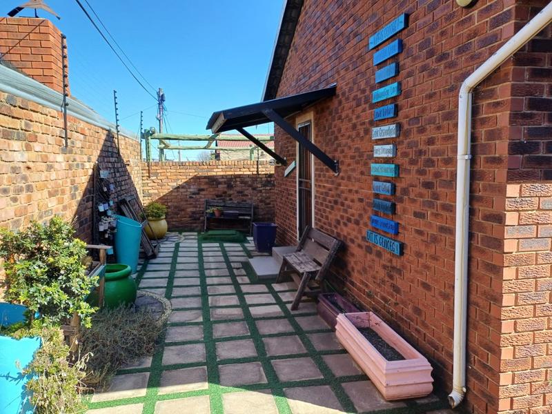 2 Bedroom Property for Sale in Krugersdorp North Gauteng