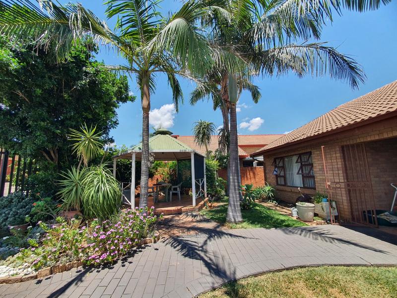 2 Bedroom Property for Sale in Montana Park Gauteng