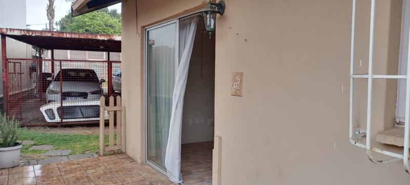 To Let 1 Bedroom Property for Rent in Birchleigh North Gauteng
