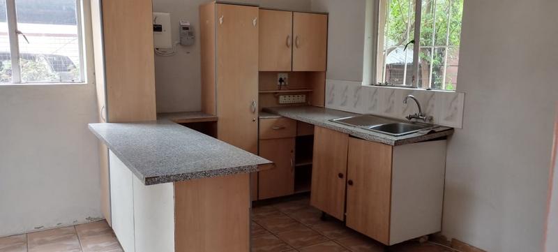 To Let 1 Bedroom Property for Rent in Birchleigh North Gauteng