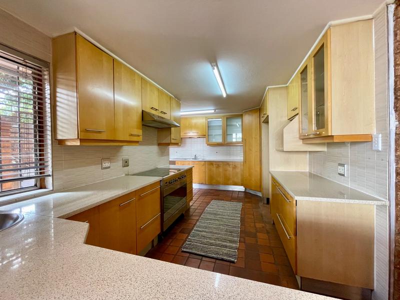 To Let 4 Bedroom Property for Rent in Groenkloof Gauteng