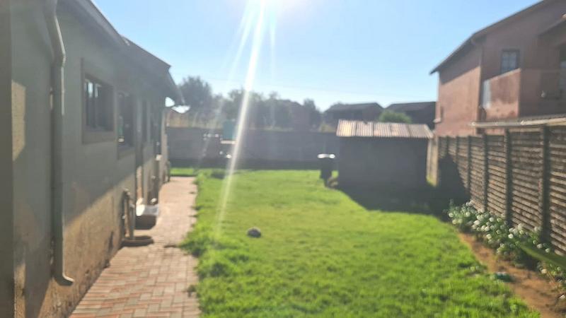 To Let 3 Bedroom Property for Rent in Noordwyk Gauteng