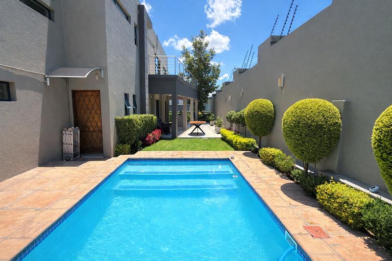 To Let 3 Bedroom Property for Rent in Bryanston Gauteng