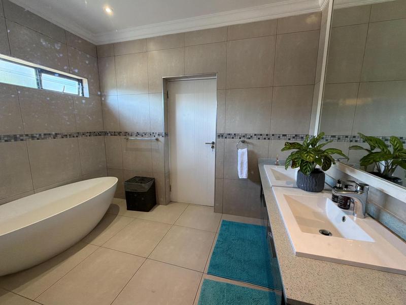 To Let 3 Bedroom Property for Rent in Bryanston Gauteng
