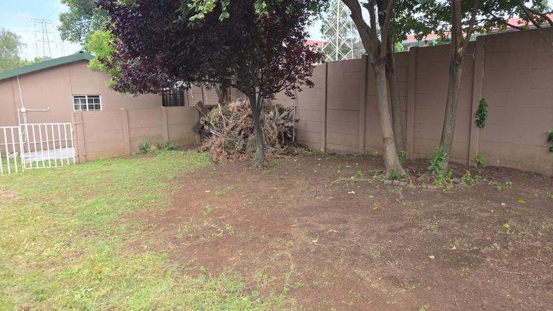 To Let 3 Bedroom Property for Rent in Mondeor Gauteng