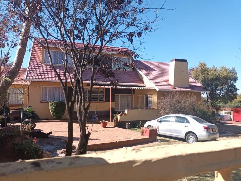 5 Bedroom Property for Sale in Mondeor Gauteng