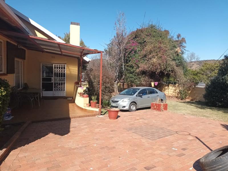 5 Bedroom Property for Sale in Mondeor Gauteng