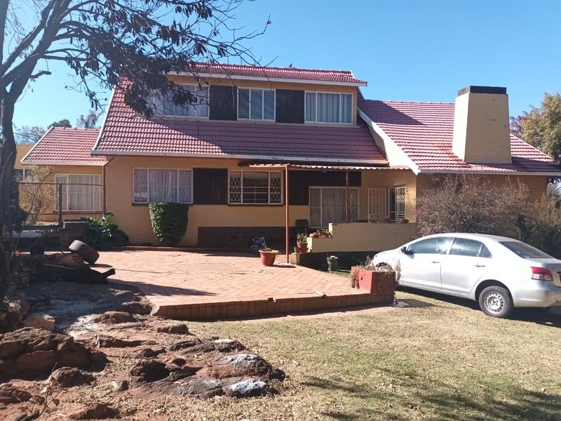 5 Bedroom Property for Sale in Mondeor Gauteng