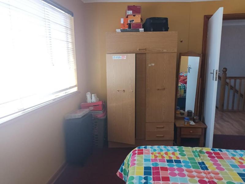 5 Bedroom Property for Sale in Mondeor Gauteng