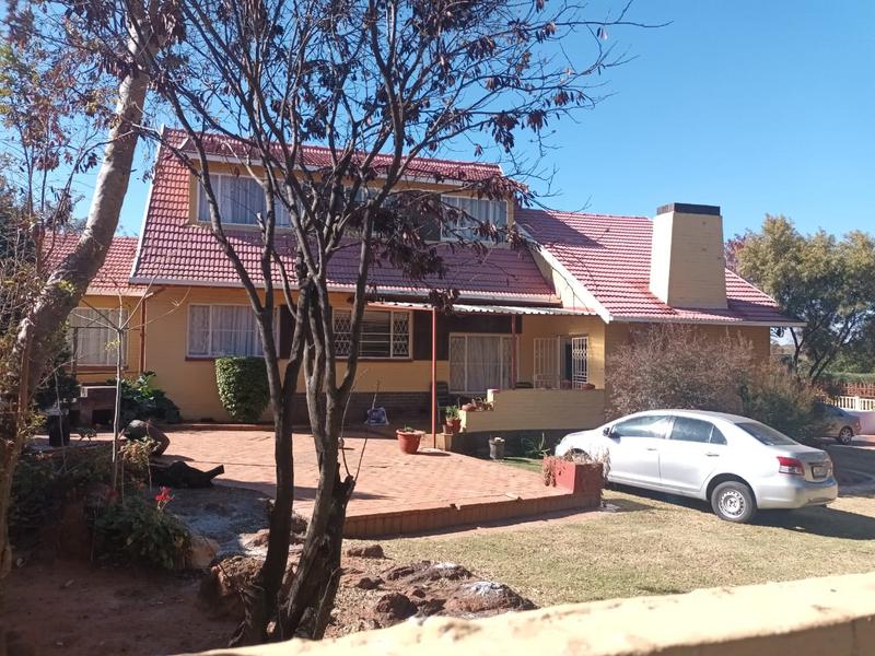 5 Bedroom Property for Sale in Mondeor Gauteng