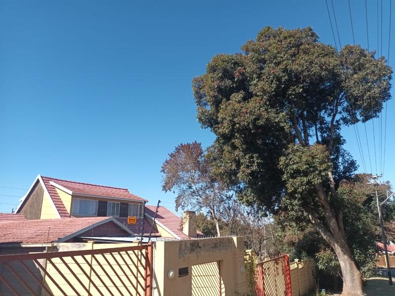 5 Bedroom Property for Sale in Mondeor Gauteng