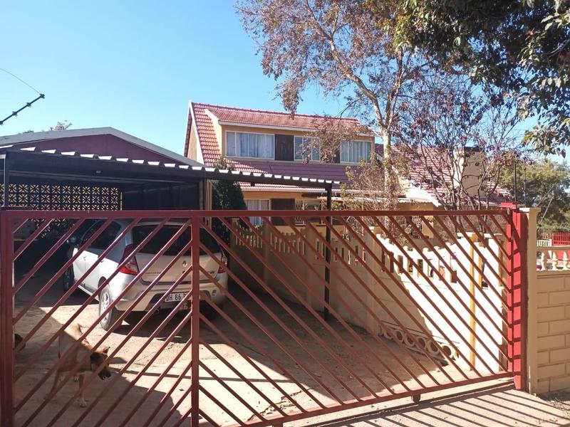 5 Bedroom Property for Sale in Mondeor Gauteng