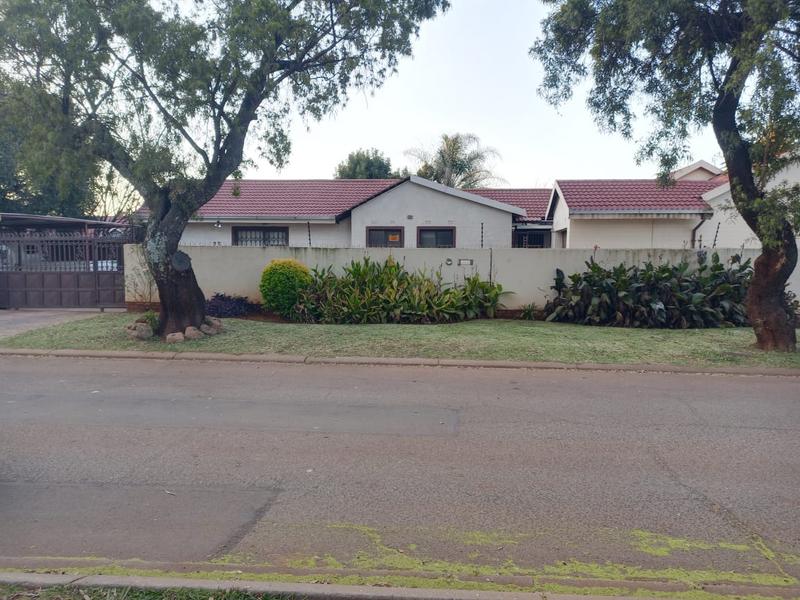 3 Bedroom Property for Sale in Mayberry Park Gauteng