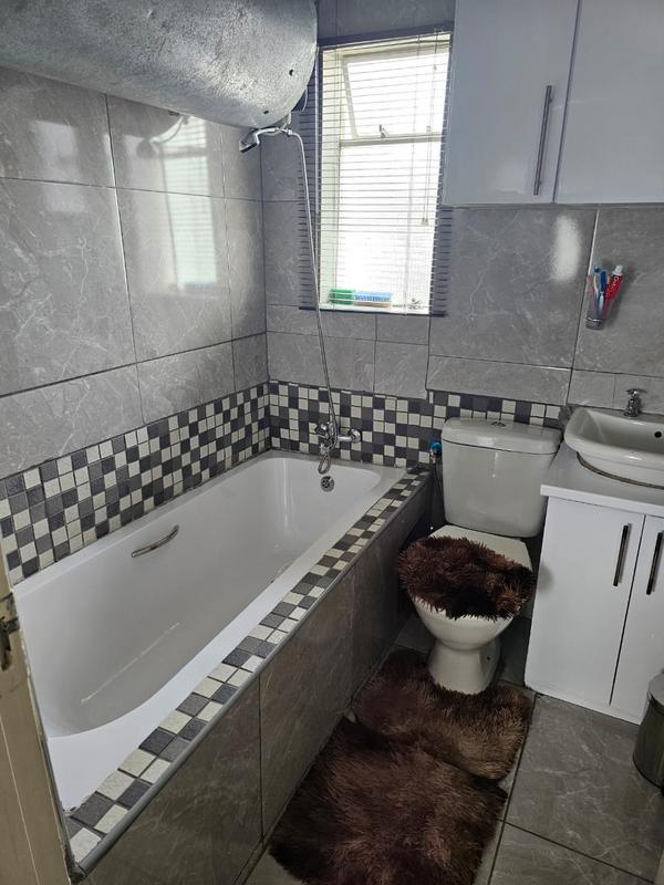 2 Bedroom Property for Sale in Fleurhof Gauteng