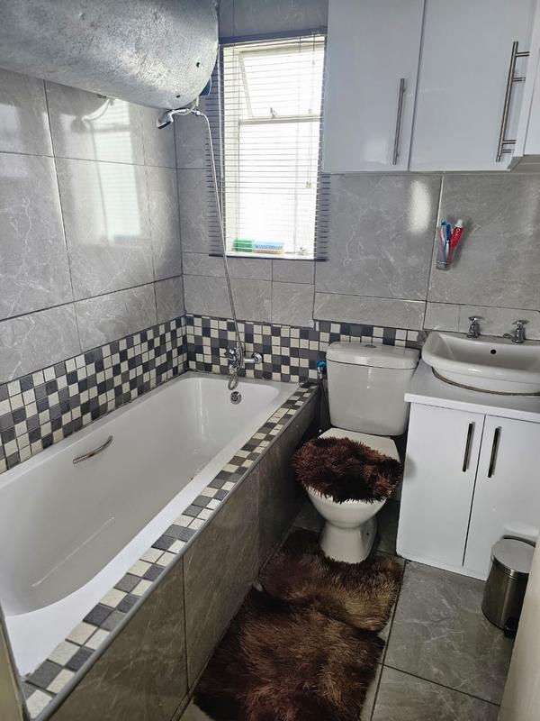 2 Bedroom Property for Sale in Fleurhof Gauteng