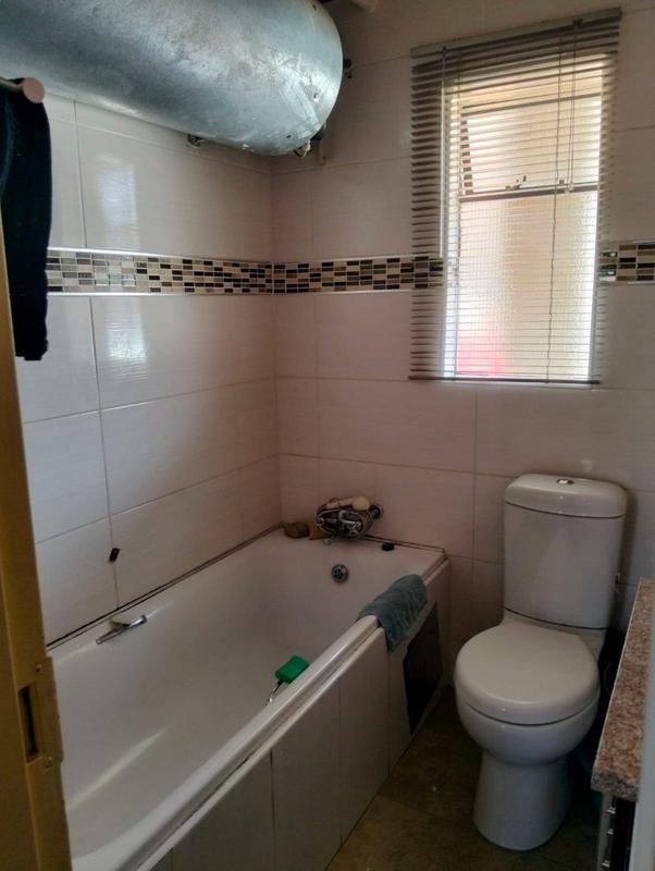 2 Bedroom Property for Sale in Jabulani Gauteng