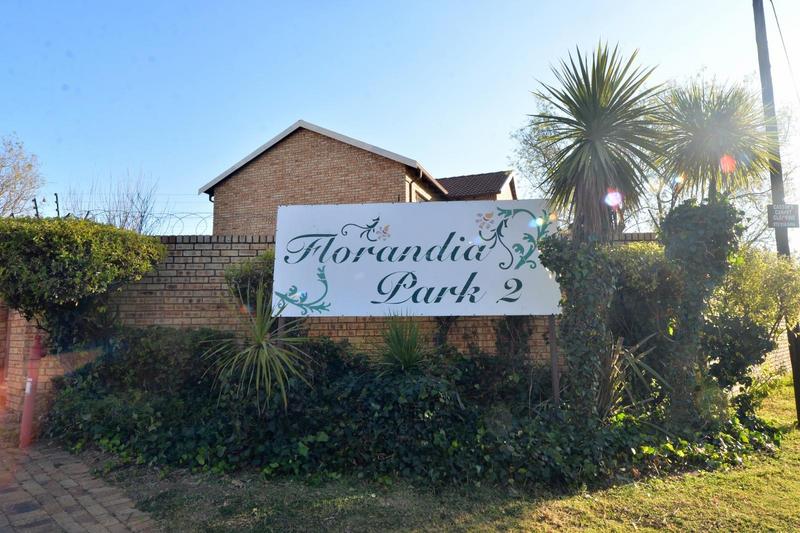 2 Bedroom Property for Sale in Florida Lake Gauteng