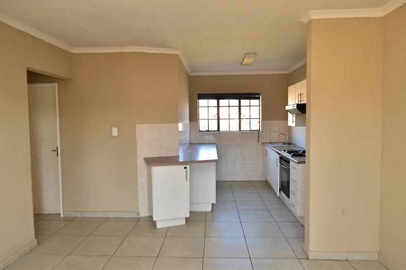 2 Bedroom Property for Sale in Florida Lake Gauteng