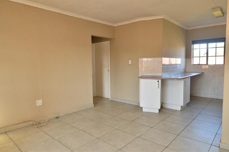 2 Bedroom Property for Sale in Florida Lake Gauteng