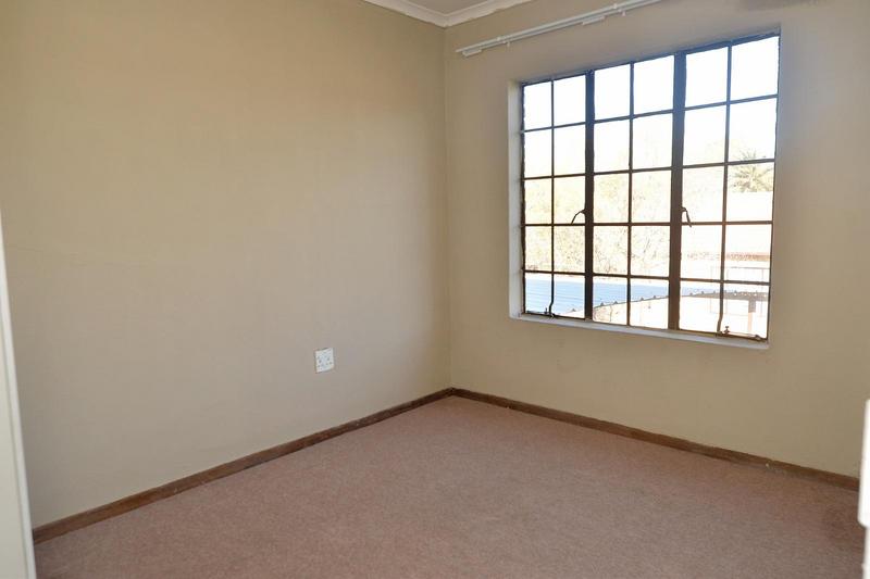 2 Bedroom Property for Sale in Florida Lake Gauteng