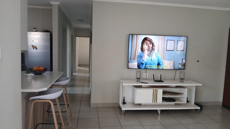 4 Bedroom Property for Sale in Protea Glen Gauteng