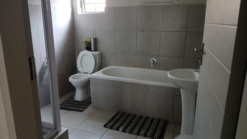 4 Bedroom Property for Sale in Protea Glen Gauteng