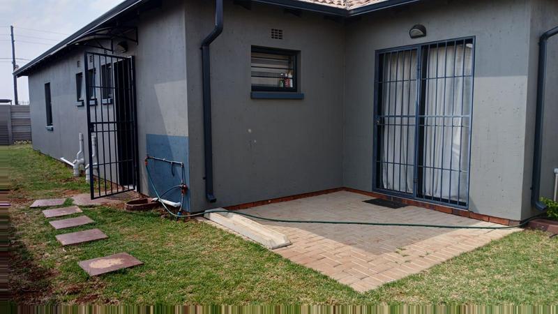 4 Bedroom Property for Sale in Protea Glen Gauteng