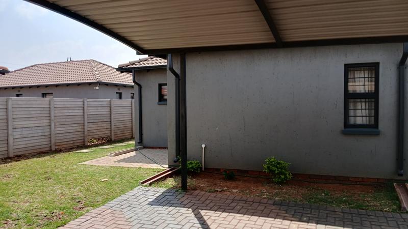 4 Bedroom Property for Sale in Protea Glen Gauteng