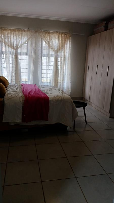 4 Bedroom Property for Sale in Protea Glen Gauteng