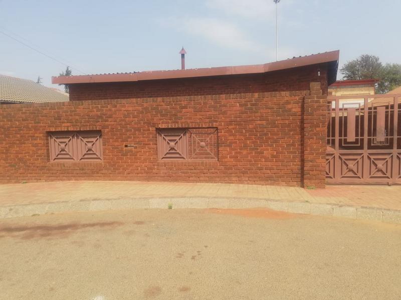 3 Bedroom Property for Sale in Dobsonville Gauteng