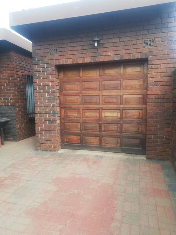3 Bedroom Property for Sale in Dobsonville Gauteng