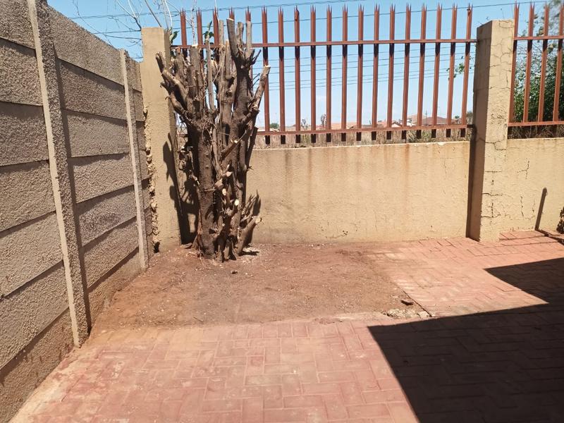 3 Bedroom Property for Sale in Protea Glen Gauteng