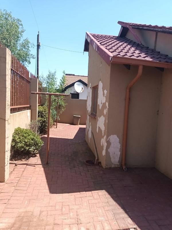 3 Bedroom Property for Sale in Protea Glen Gauteng