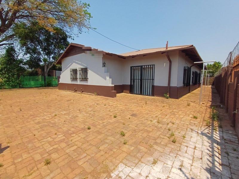To Let 4 Bedroom Property for Rent in Booysens Gauteng