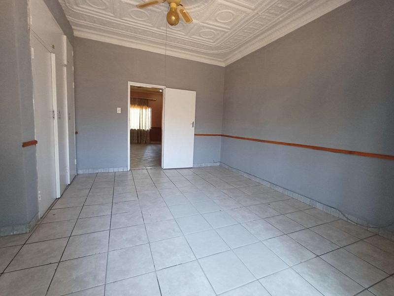 To Let 4 Bedroom Property for Rent in Booysens Gauteng