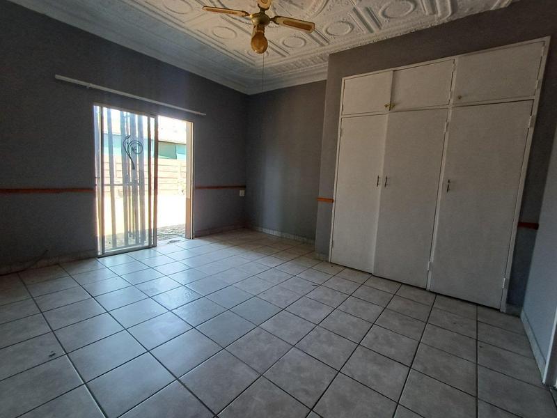 To Let 4 Bedroom Property for Rent in Booysens Gauteng