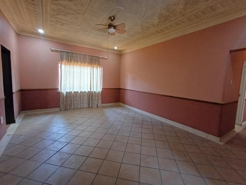 To Let 4 Bedroom Property for Rent in Booysens Gauteng