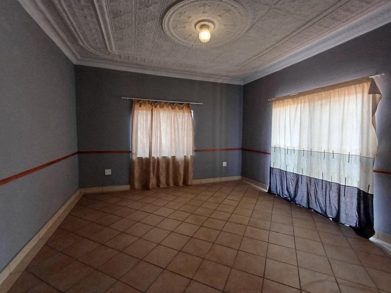 To Let 4 Bedroom Property for Rent in Booysens Gauteng